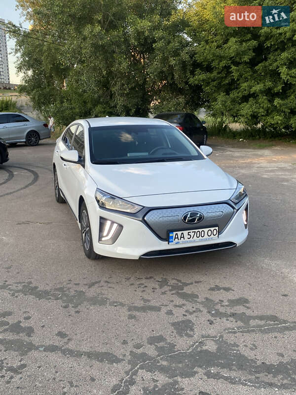 Лифтбек Hyundai Ioniq 2021 в Киеве