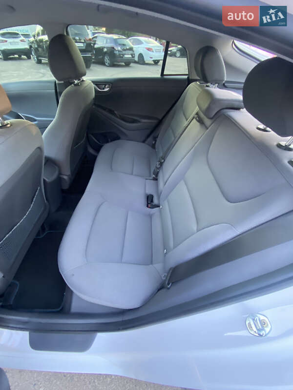 Лифтбек Hyundai Ioniq 2021 в Киеве