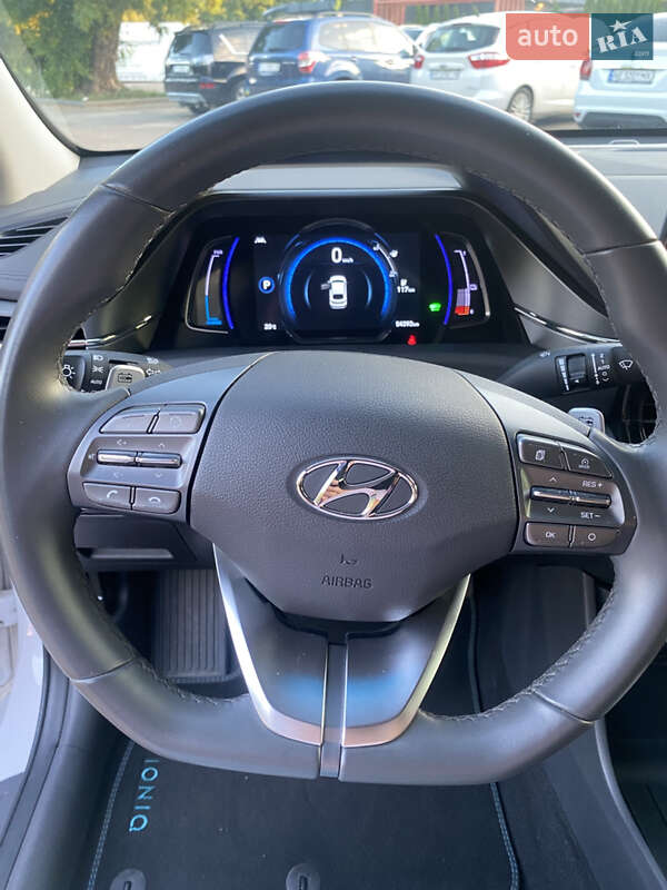 Лифтбек Hyundai Ioniq 2021 в Киеве