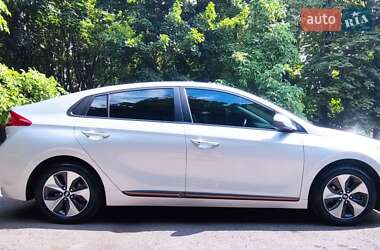 Ліфтбек Hyundai Ioniq 2019 в 