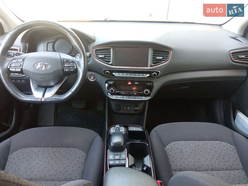 Хетчбек Hyundai Ioniq 2017 в Радехові