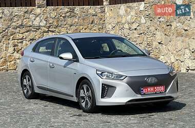 Хэтчбек Hyundai Ioniq 2018 в 