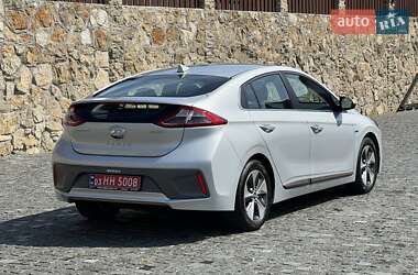 Хэтчбек Hyundai Ioniq 2018 в 