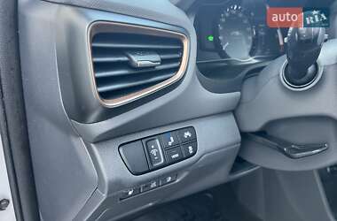 Хэтчбек Hyundai Ioniq 2018 в 