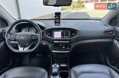 Хэтчбек Hyundai Ioniq 2018 в 