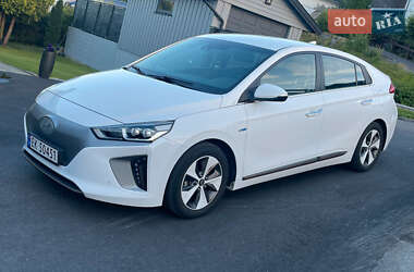 Хэтчбек Hyundai Ioniq 2017 в Киеве