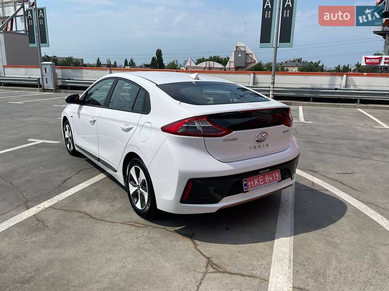 Хетчбек Hyundai Ioniq 2018 в Києві