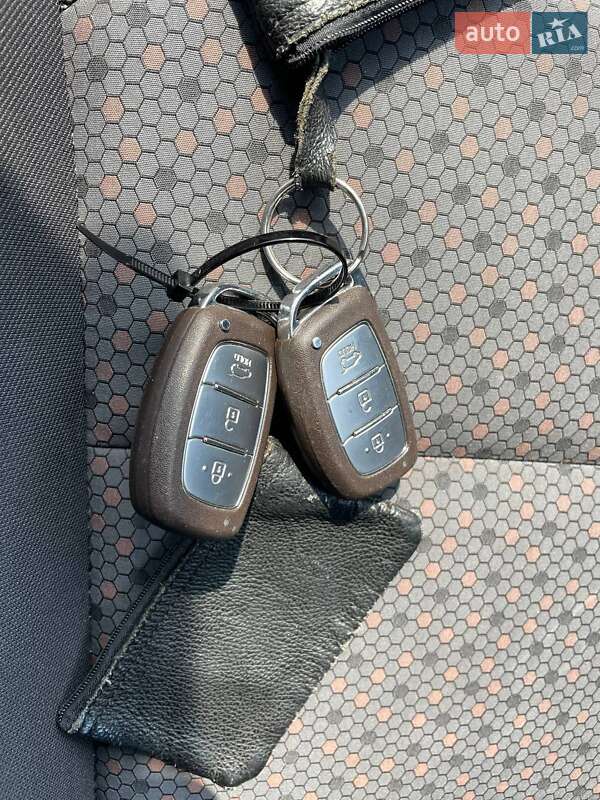 Хетчбек Hyundai Ioniq 2018 в Києві