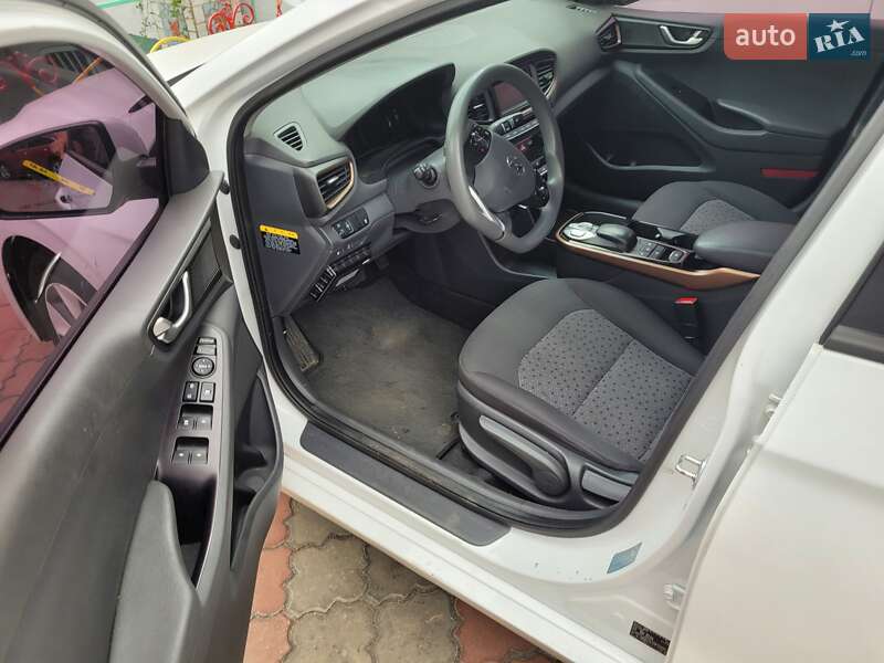 Хэтчбек Hyundai Ioniq 2017 в Одессе