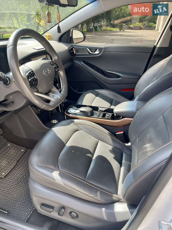 Хэтчбек Hyundai Ioniq 2018 в Киеве