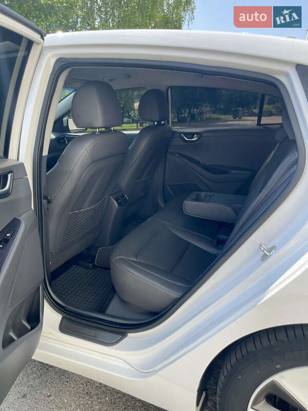 Хэтчбек Hyundai Ioniq 2018 в Киеве