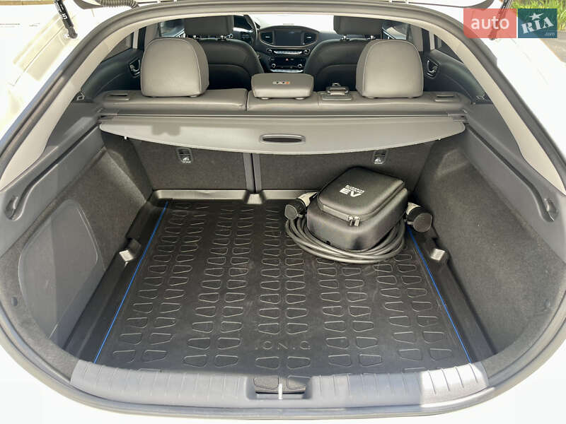 Хэтчбек Hyundai Ioniq 2018 в Киеве