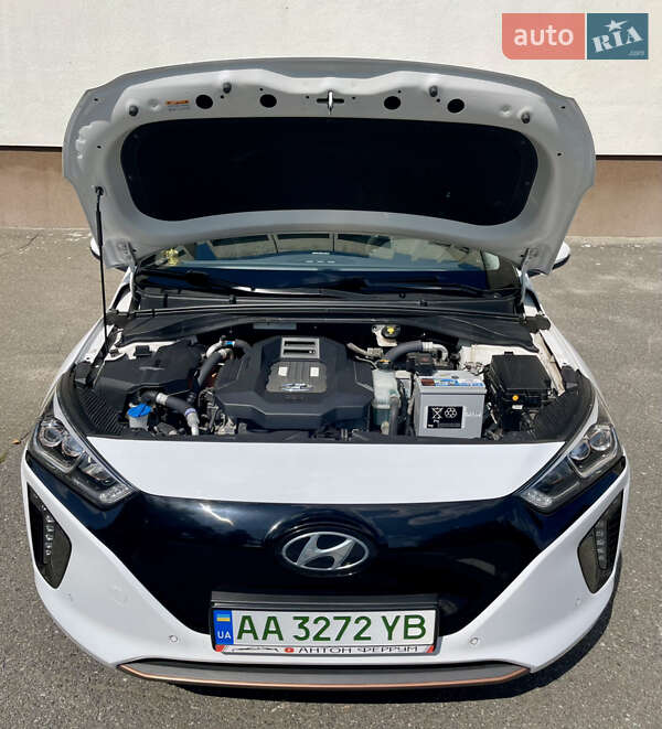 Хэтчбек Hyundai Ioniq 2018 в Киеве