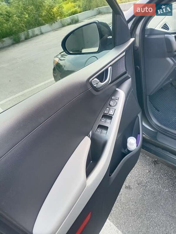 Ліфтбек Hyundai Ioniq 2021 в Києві