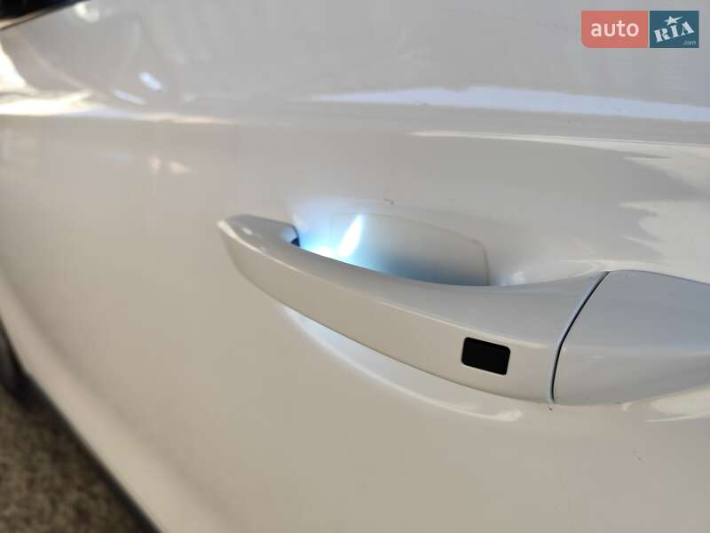 Хэтчбек Hyundai Ioniq 2018 в Умани фото 14 Хэтчбек Hyundai Ioniq 2018 в Умани