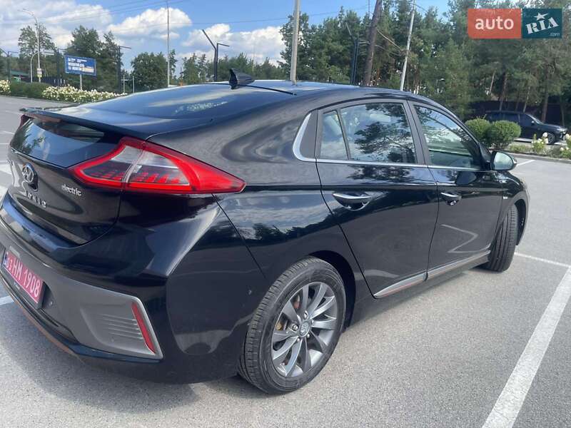 Хэтчбек Hyundai Ioniq 2017 в Киеве