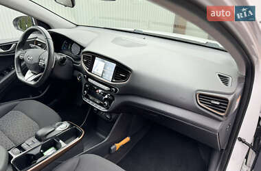 Лифтбек Hyundai Ioniq 2019 в Черновцах