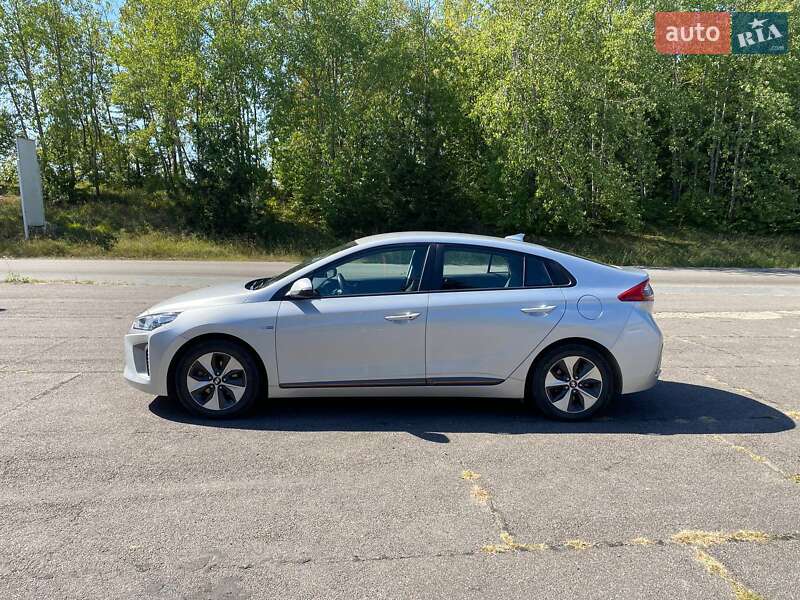 Хэтчбек Hyundai Ioniq 2017 в Косове