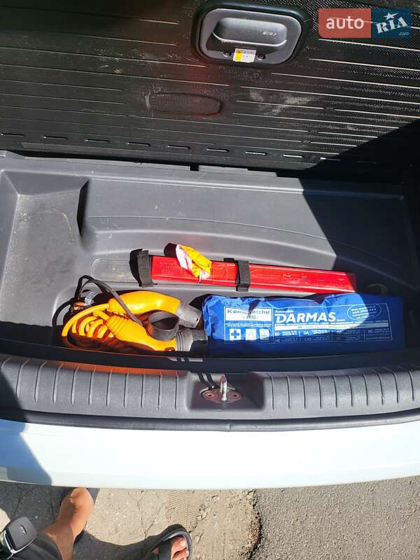 Хэтчбек Hyundai Ioniq 2018 в Одессе фото 24 Хэтчбек Hyundai Ioniq 2018 в Одессе