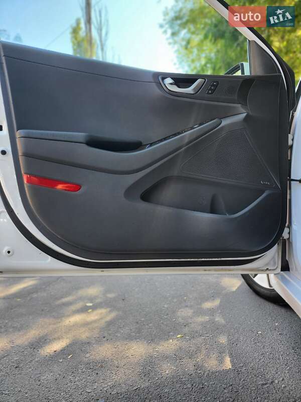 Хэтчбек Hyundai Ioniq 2018 в Одессе фото 28 Хэтчбек Hyundai Ioniq 2018 в Одессе