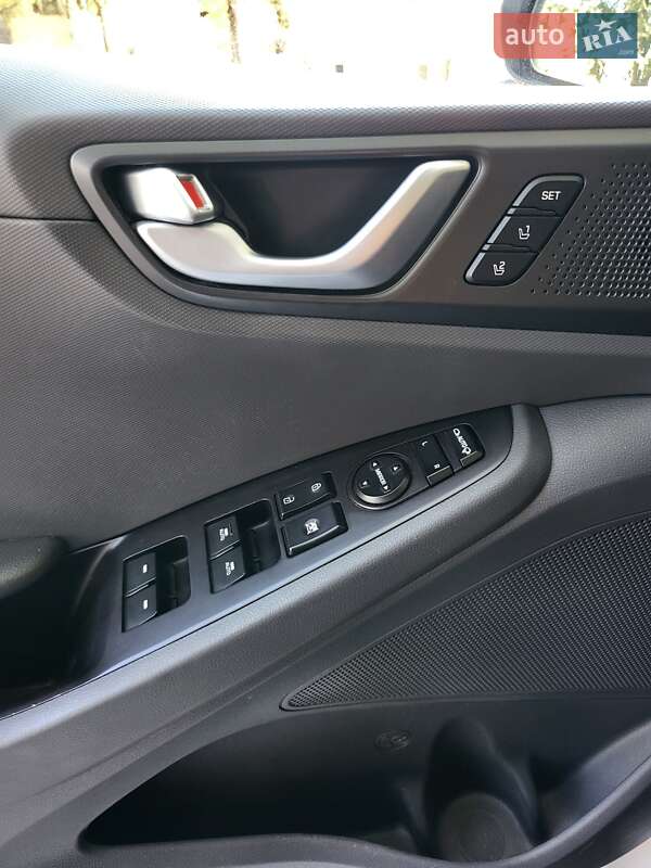 Хэтчбек Hyundai Ioniq 2018 в Одессе фото 30 Хэтчбек Hyundai Ioniq 2018 в Одессе