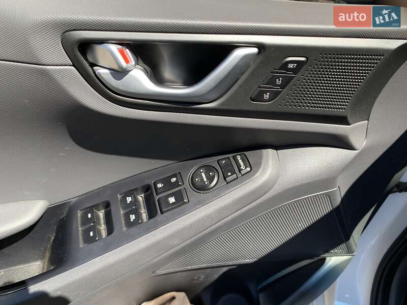 Хэтчбек Hyundai Ioniq 2018 в Одессе фото 5 Хэтчбек Hyundai Ioniq 2018 в Одессе