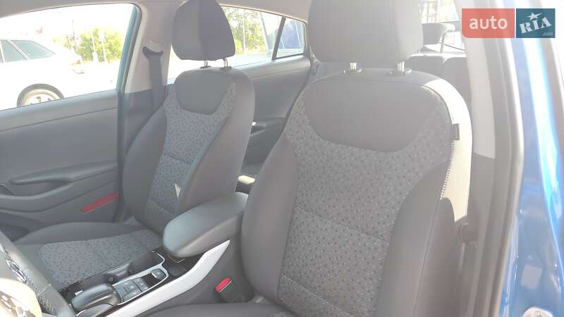 Хетчбек Hyundai Ioniq 2016 в Ужгороді