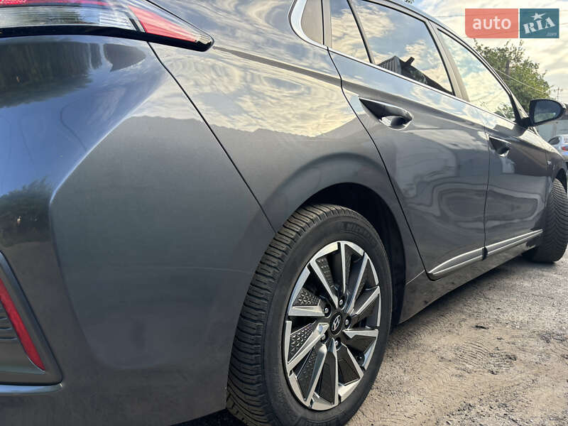 Лифтбек Hyundai Ioniq 2020 в Кобеляках