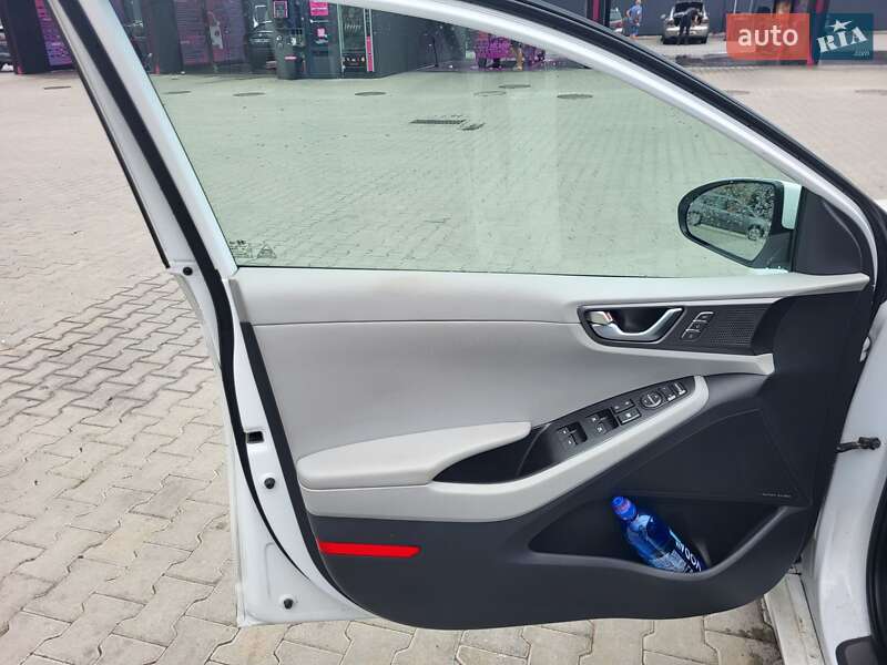 Лифтбек Hyundai Ioniq 2020 в Львове