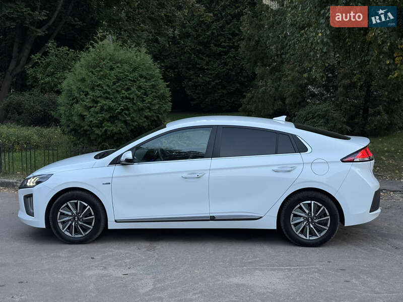 Лифтбек Hyundai Ioniq 2020 в Киеве фото 6 Лифтбек Hyundai Ioniq 2020 в Киеве