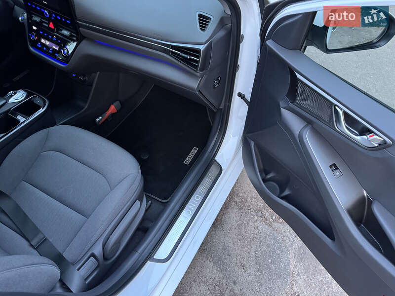 Лифтбек Hyundai Ioniq 2020 в Киеве фото 30 Лифтбек Hyundai Ioniq 2020 в Киеве