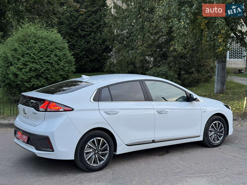 Лифтбек Hyundai Ioniq 2020 в Киеве фото 44 Лифтбек Hyundai Ioniq 2020 в Киеве