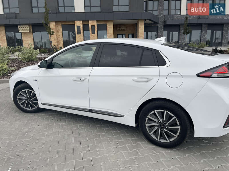 Лифтбек Hyundai Ioniq 2020 в Кропивницком фото 18 Лифтбек Hyundai Ioniq 2020 в Кропивницком