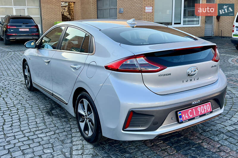 Хэтчбек Hyundai Ioniq 2017 в Луцке фото 6 Хэтчбек Hyundai Ioniq 2017 в Луцке