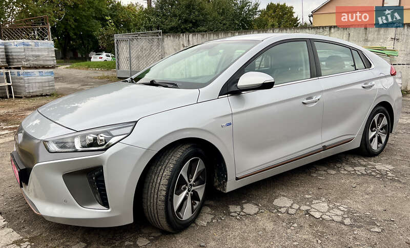 Хэтчбек Hyundai Ioniq 2017 в Луцке фото 19 Хэтчбек Hyundai Ioniq 2017 в Луцке