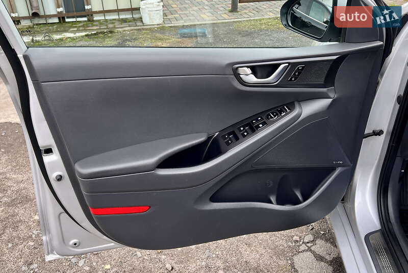 Хэтчбек Hyundai Ioniq 2017 в Луцке фото 34 Хэтчбек Hyundai Ioniq 2017 в Луцке