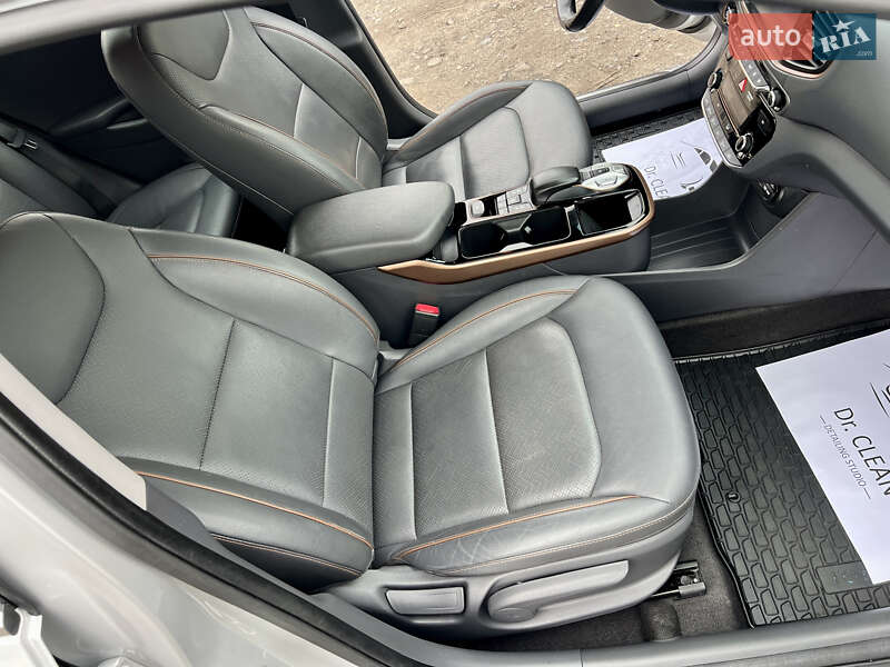 Хэтчбек Hyundai Ioniq 2017 в Луцке фото 39 Хэтчбек Hyundai Ioniq 2017 в Луцке