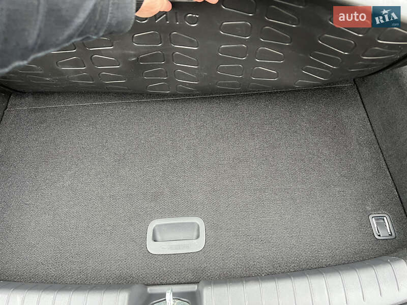 Хэтчбек Hyundai Ioniq 2017 в Луцке фото 56 Хэтчбек Hyundai Ioniq 2017 в Луцке