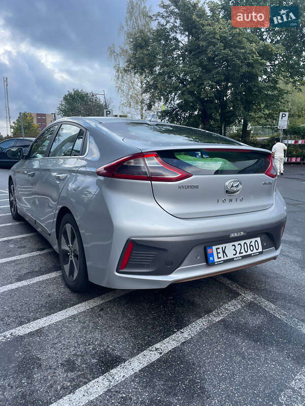 Хэтчбек Hyundai Ioniq 2017 в Луцке фото 65 Хэтчбек Hyundai Ioniq 2017 в Луцке