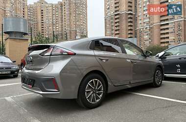 Лифтбек Hyundai Ioniq 2020 в Киеве