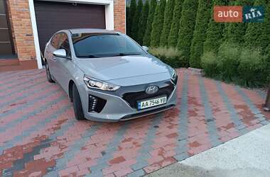 Хэтчбек Hyundai Ioniq 2016 в Киеве