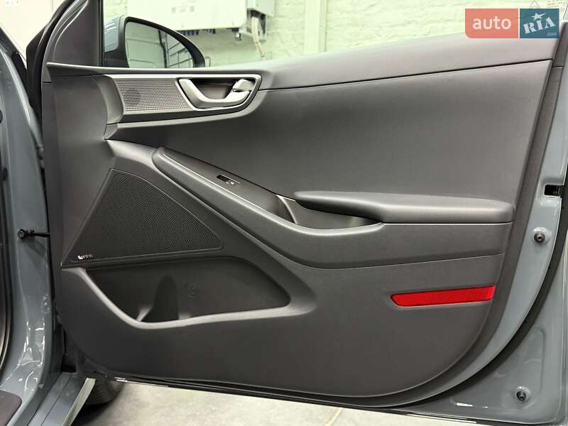 Лифтбек Hyundai Ioniq 2021 в Луцке