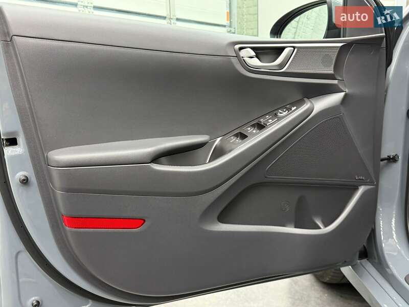 Лифтбек Hyundai Ioniq 2021 в Луцке