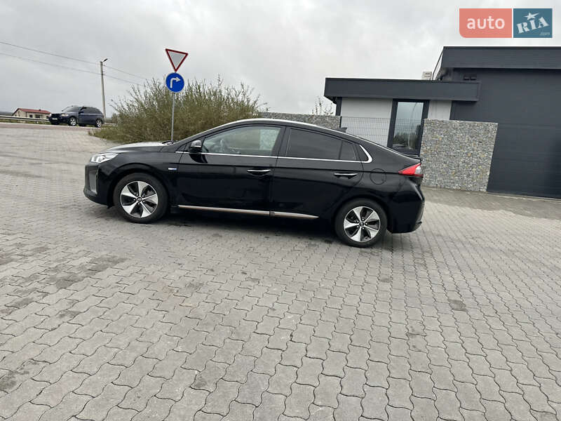 Хэтчбек Hyundai Ioniq 2017 в Львове