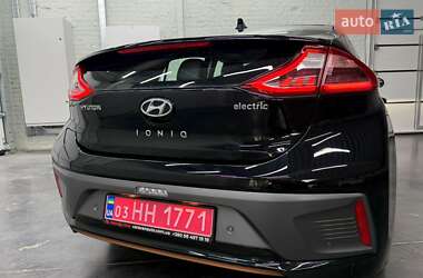 Хэтчбек Hyundai Ioniq 2019 в 