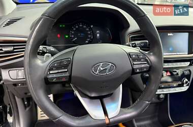 Хэтчбек Hyundai Ioniq 2019 в 