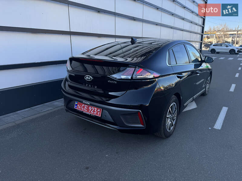Хэтчбек Hyundai Ioniq 2019 в Киеве