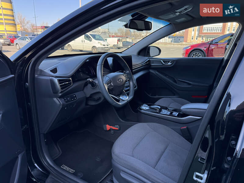 Хэтчбек Hyundai Ioniq 2019 в Киеве