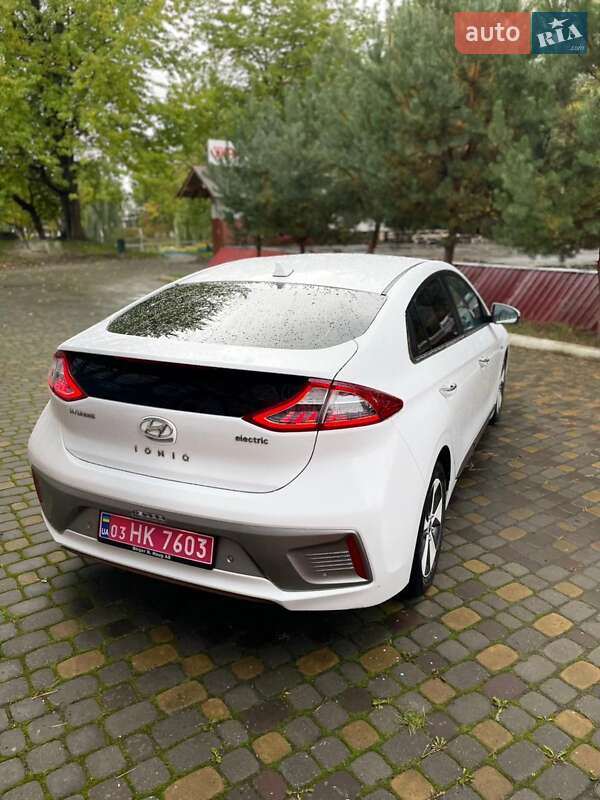 Хэтчбек Hyundai Ioniq 2018 в Луцке фото 2 Хэтчбек Hyundai Ioniq 2018 в Луцке