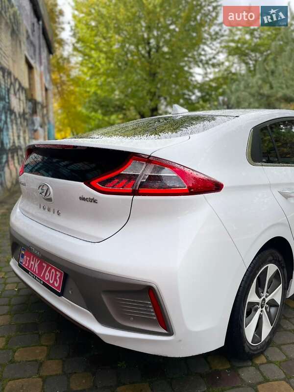 Хэтчбек Hyundai Ioniq 2018 в Луцке фото 15 Хэтчбек Hyundai Ioniq 2018 в Луцке